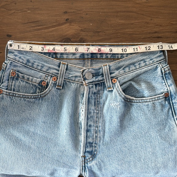 Authentic Vintage Levi 501 Jeans - Picture 5 of 9